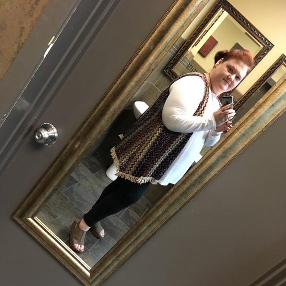 Meet your Posher, Stephanie - Picture 2 of 2